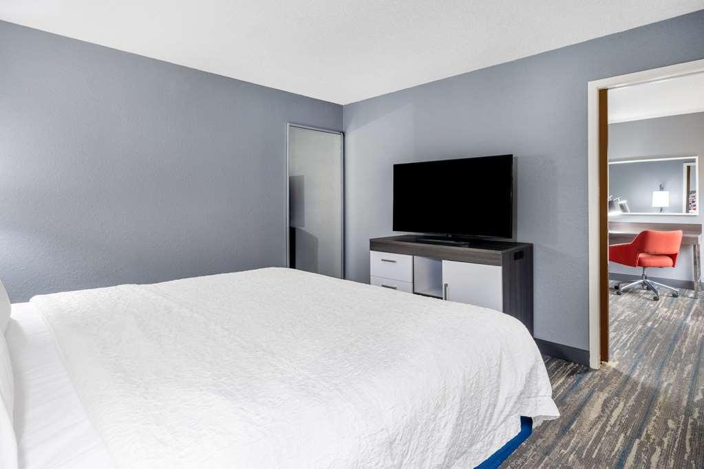 Hampton Inn Сенфорд Номер фото